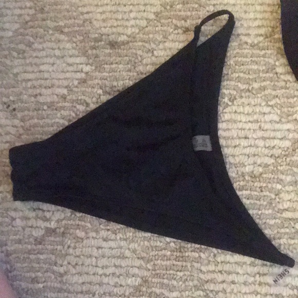 black triangle bikini - Picture 2 of 3
